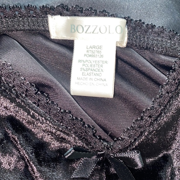 Bozzolo velvet black tank top. Size Large. - Picture 3 of 3